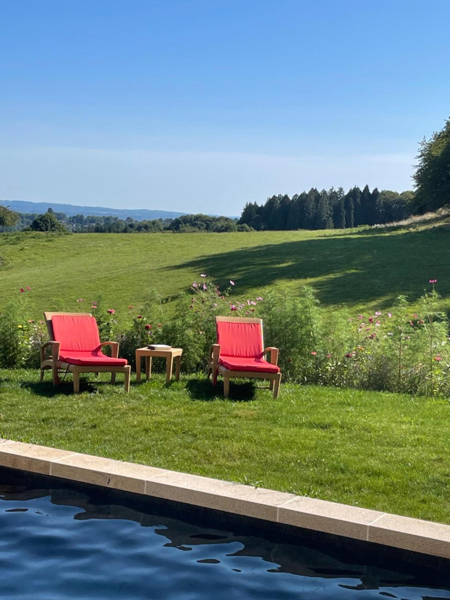 Domaine De Montmery Sa Piscine Son Jardin Ses Espaces Ambazac Buitenkant foto